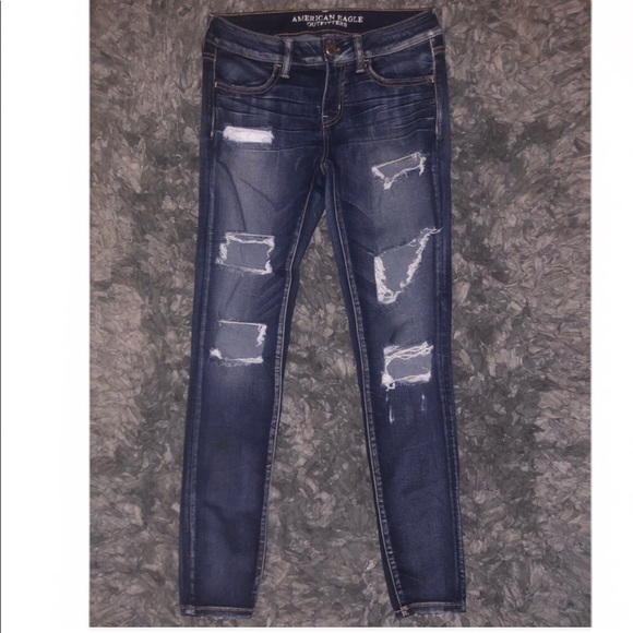 American Eagle Outfitters Denim - American Eagle size 6 distressed skinny jeggings American Eagle Outfitters Denim - American Eagle size 6 distressed skinny jeggings